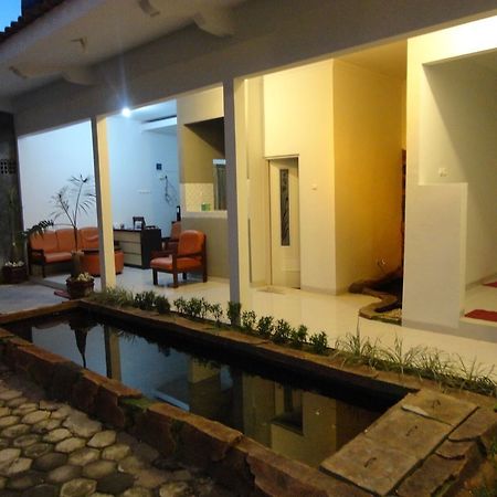 Pendowo Huis Guest House Yogyakarta Kültér fotó