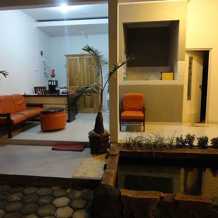 Pendowo Huis Guest House Yogyakarta Kültér fotó