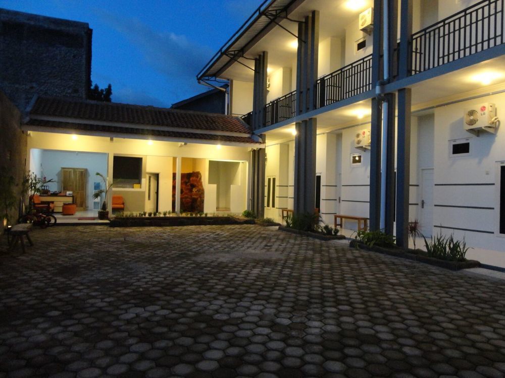 Pendowo Huis Guest House Yogyakarta Kültér fotó