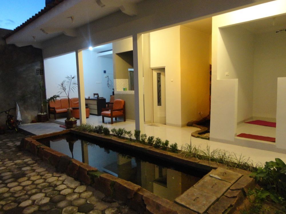 Pendowo Huis Guest House Yogyakarta Kültér fotó
